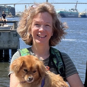 Headshot of Lynne Brummitt