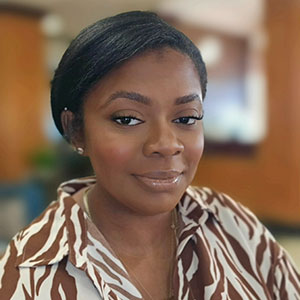 Headshot of Rayna Simon